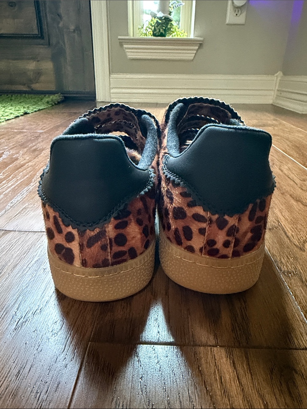 Camila Coelho Print Sneakers - Brown size 9.5 - Picture 4 of 6